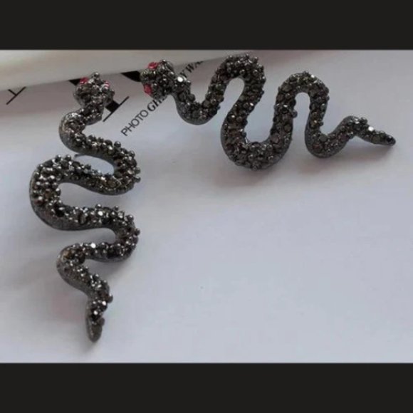 Punk Long Black Snake Earrings Jewelry Ear Stud Handmade Crystal Stud Earrings - Picture 2 of 8
